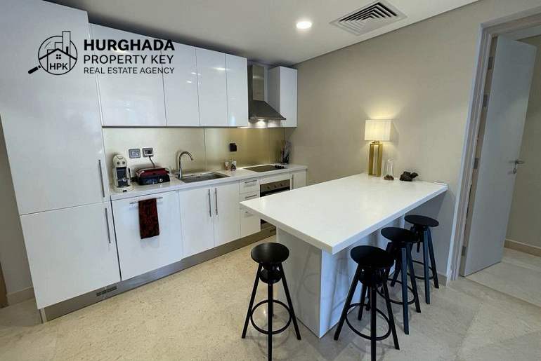 Роскошная меблированная квартира с 2 спальнями в Mangroovy, Эль-Гуна – вид на бассейн и частный сад